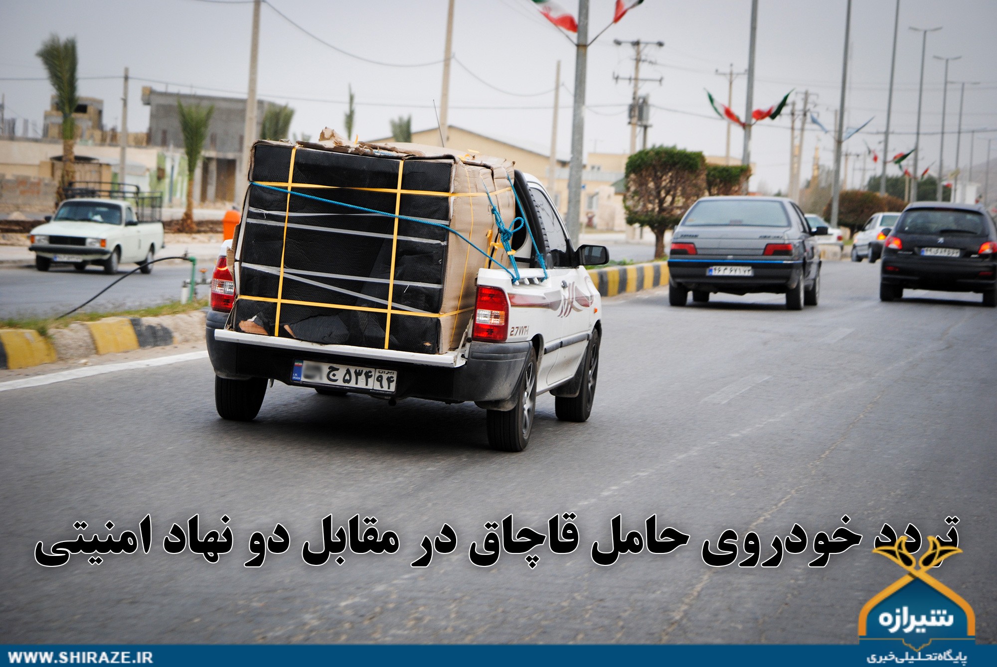 تاخت و تاز قاچاقچیان در جنوب فارس/ فرمانده انتظامی و مدیرکل مبارزه با قاچاق کالا در استان چه جوابی برای این تصاویر دارند؟! تاخت و تاز قاچاقچیان در جنوب فارس/ فرمانده انتظامی و مدیرکل مبارزه با قاچاق کالا در استان چه جوابی برای این تصاویر دارند؟!