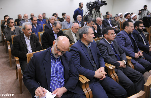 با تکرار زبانی اقتصاد مقاومتی هیچ اتفاقی نمیافتد با تکرار زبانی اقتصاد مقاومتی هیچ اتفاقی نمیافتد