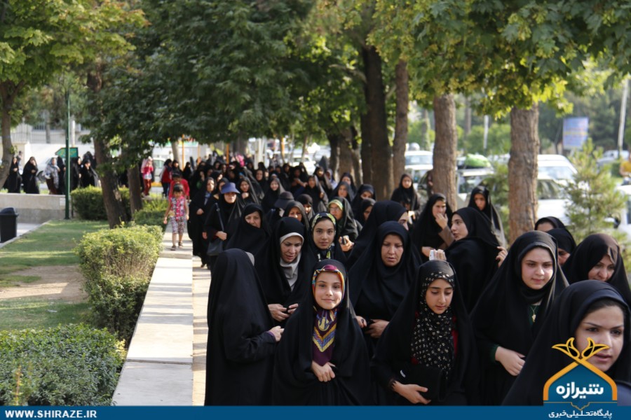 تجمع بزرگ حامیان عفاف و حجاب در شیراز