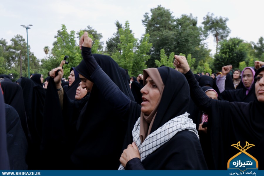 تجمع بزرگ حامیان عفاف و حجاب در شیراز