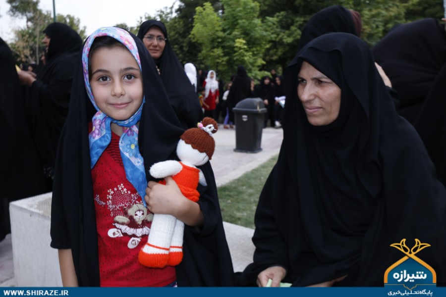 تجمع بزرگ حامیان عفاف و حجاب در شیراز