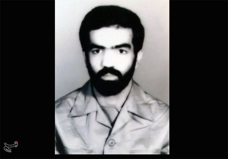 تصاویر: دیدار مادرشهید رجبی با پیکر فرزندش تصاویر: دیدار مادرشهید رجبی با پیکر فرزندش
