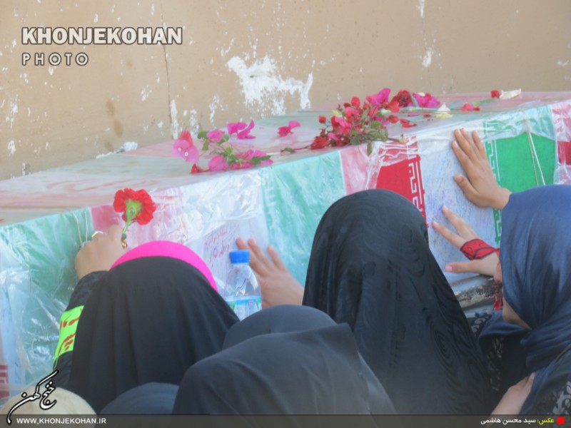 گزارش تصویری(2): خنج، عطر 