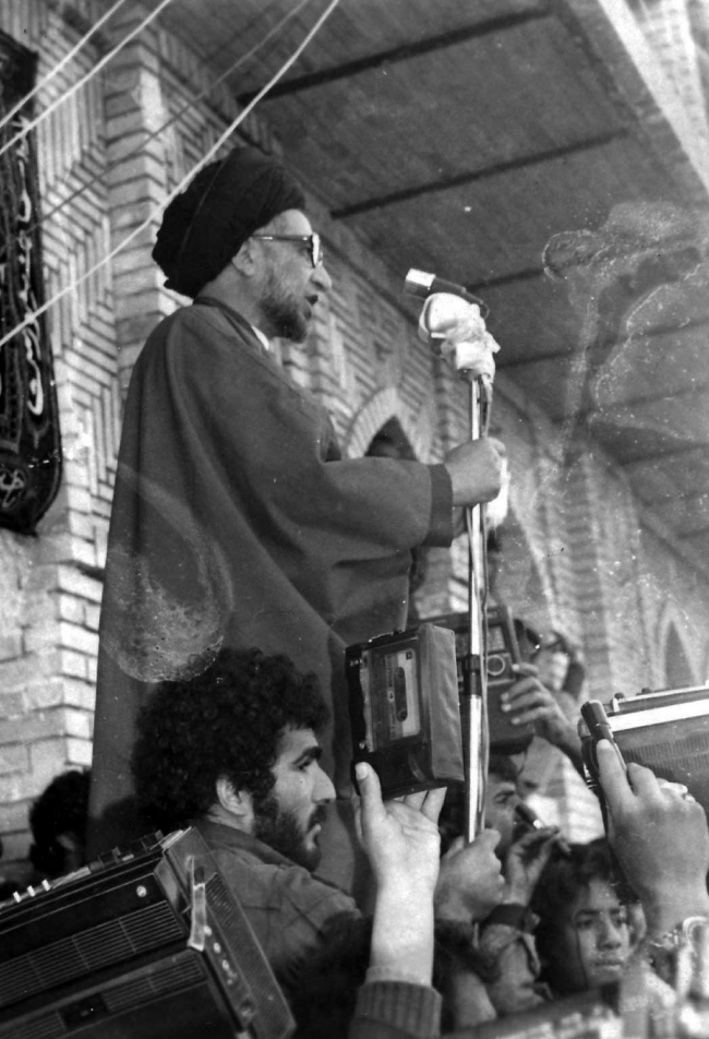 نقش مردم استان فارس در پیروزی انقلاب اسلامی + تصاویر نقش مردم استان فارس در پیروزی انقلاب اسلامی + تصاویر