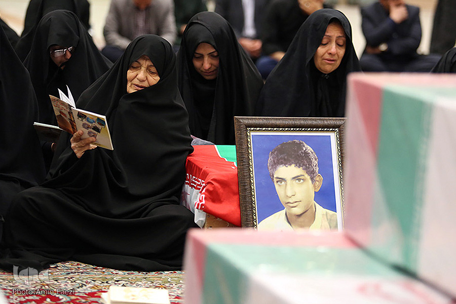 شرحی از پایان انتظار 33 ساله یک مادر/ لحظاتی که با اشک و شکرگزاری گذشت شرحی از پایان انتظار 33 ساله یک مادر/ لحظاتی که با اشک و شکرگزاری گذشت