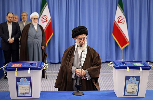 انتخاب ما باید دشمن را مایوس کند/ مردم با چشم باز و بصیرت رای دهند