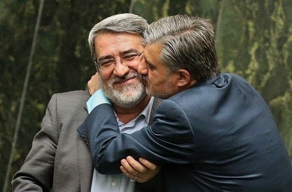 بوسه آبدار مجلسی! + عکس