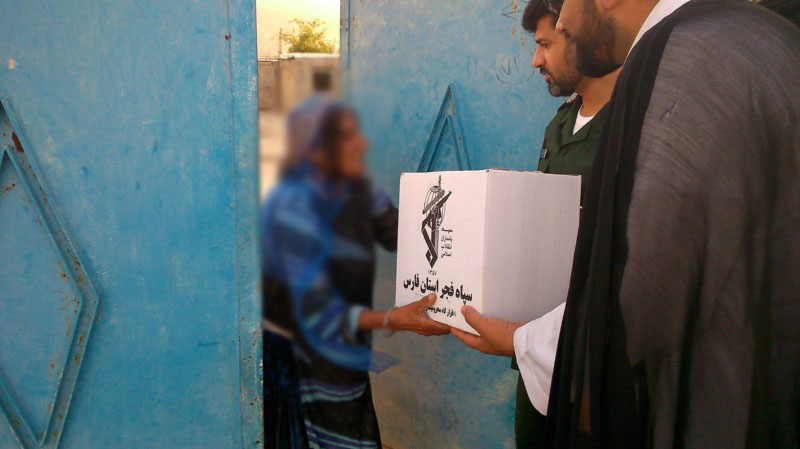 توزیع 100 سبد کالا بین محرومین توسط سپاه ناحیه خنج + تصاویر توزیع 100 سبد کالا بین محرومین توسط سپاه ناحیه خنج + تصاویر