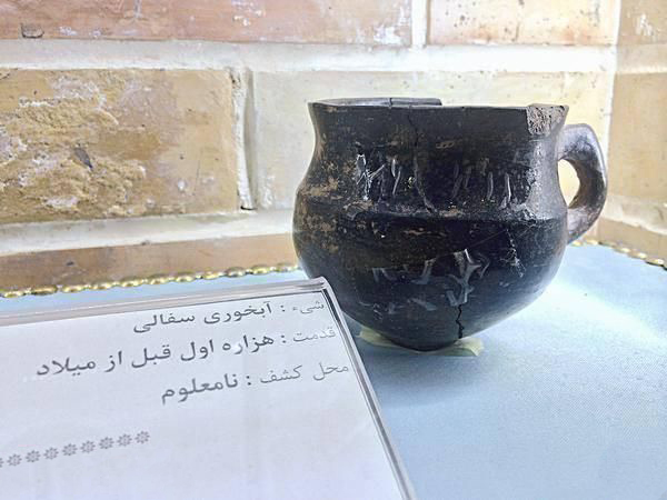 حذف آثار باستانی با چسب نواری! + عکس حذف آثار باستانی با چسب نواری! + عکس