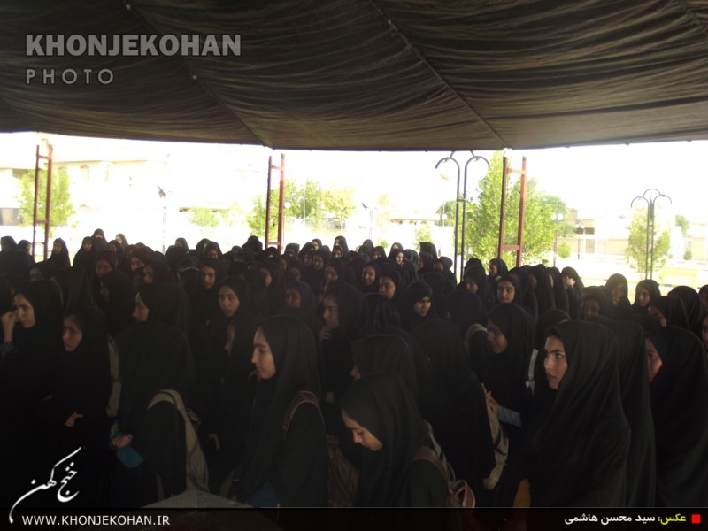 تصاویر: اعزام 120 دانش آموز دختر خنجی به اردوی راهیان نور جنوب