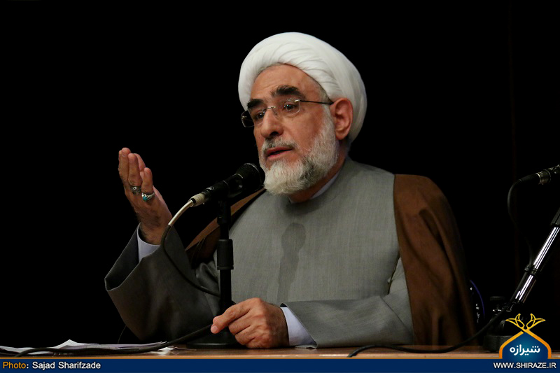 آفتاب اعتدال مارهای فتنه گر را از لانه بیرون آورد/ شهادتین گفتن اصلاح طلبان یعنی پزیرش عبور از خطوط قرمز؟!