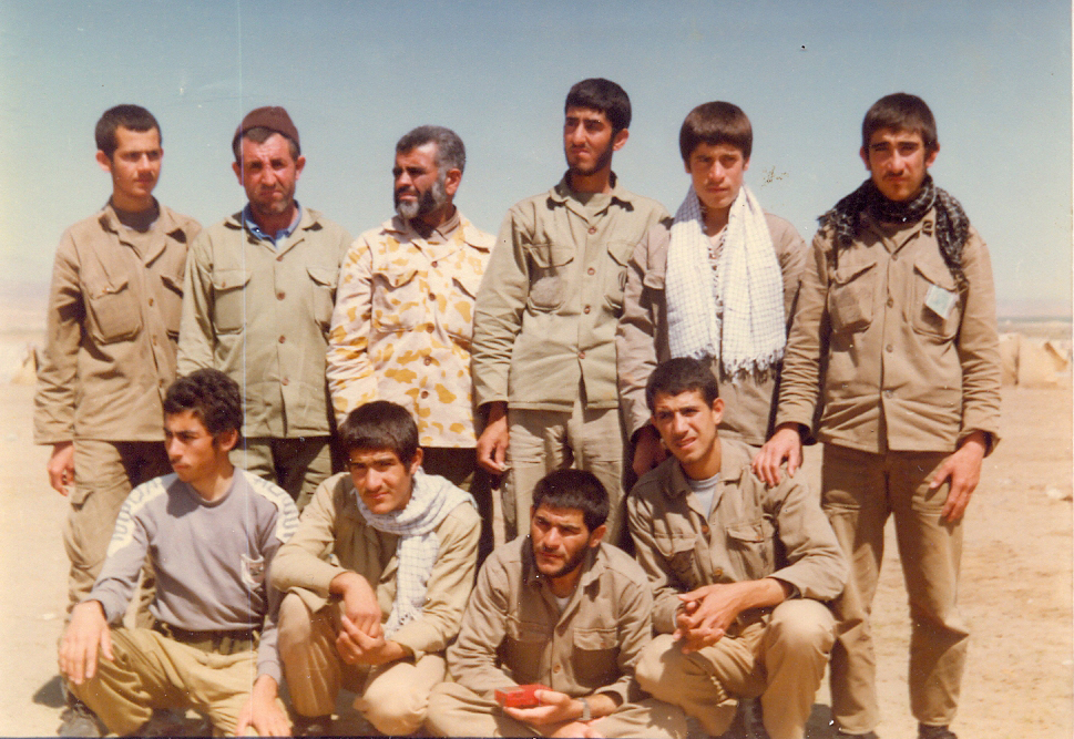 دانش آموزی که سنگر علم و جهاد را تا آخر رها نکرد/ شهید همتی وصیت کرده بود مرا در نزدیکی مدرسه دفن کنید تا از دعای صبحگاهی دانش آموزان بهرمند شوم