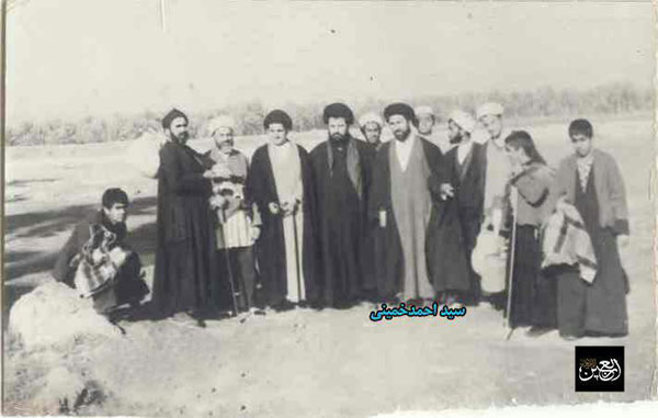 عکس: سید احمد خمینی در پیاده روی کربلا