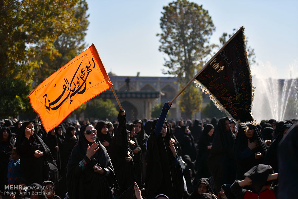 شور اربعین در شیراز/ سوگواری جاماندگان کربلا در سومین حرم اهل بیت(ع) شور اربعین در شیراز/ سوگواری جاماندگان کربلا در سومین حرم اهل بیت(ع)