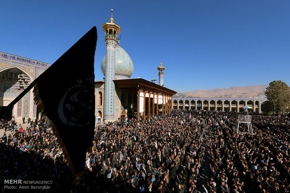 شور اربعین در شیراز/ سوگواری جاماندگان کربلا در سومین حرم اهل بیت(ع) شور اربعین در شیراز/ سوگواری جاماندگان کربلا در سومین حرم اهل بیت(ع)