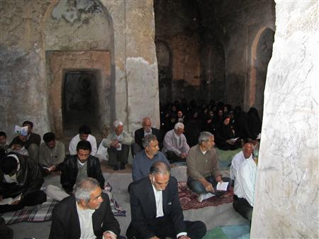 بازسازی تنها مسجد سنگی جهان در داراب بازسازی تنها مسجد سنگی جهان در داراب