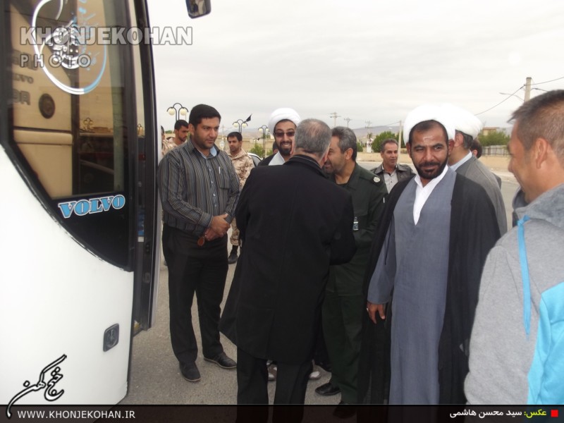 کاروانی از اهل سنت عازم مشهد مقدس شدند کاروانی از اهل سنت عازم مشهد مقدس شدند