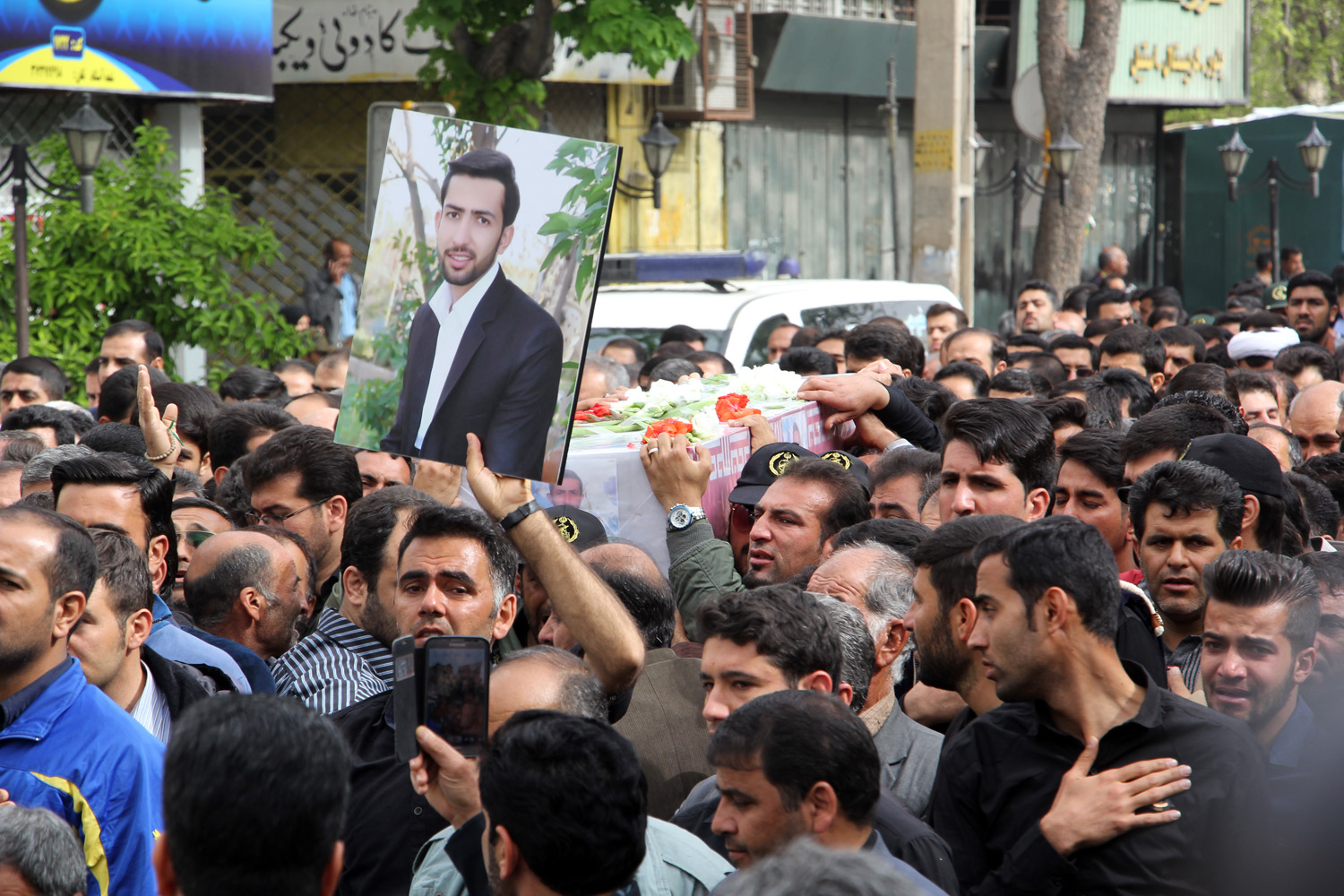 پیکر جان باختگان سانحه سقوط هلی کوپتر اورژانس تشییع شد+ تصاویر پیکر جان باختگان سانحه سقوط هلی کوپتر اورژانس تشییع شد+ تصاویر