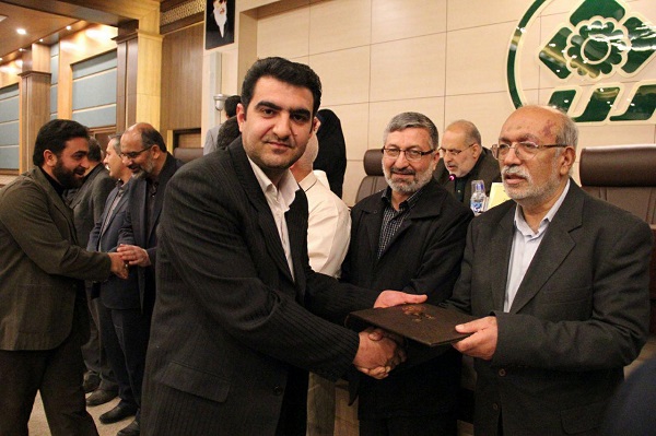 تقدیر از مسئولان اجرایی جشنواره «ترنم بیداری»+ تصاویر تقدیر از مسئولان اجرایی جشنواره «ترنم بیداری»+ تصاویر