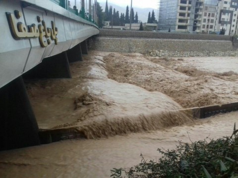 احتمال تخلیه روستاهای پایین دست رودخانه خشک شیراز/ بارش برف و بارن شدید در محورهای مواصلاتی استان فارس احتمال تخلیه روستاهای پایین دست رودخانه خشک شیراز/ بارش برف و بارن شدید در محورهای مواصلاتی استان فارس