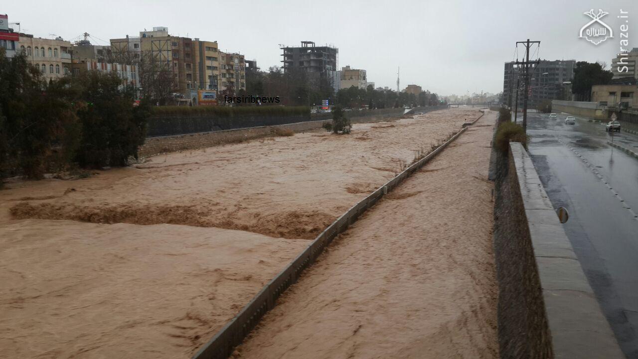 احتمال تخلیه روستاهای پایین دست رودخانه خشک شیراز/ بارش برف و بارن شدید در محورهای مواصلاتی استان فارس احتمال تخلیه روستاهای پایین دست رودخانه خشک شیراز/ بارش برف و بارن شدید در محورهای مواصلاتی استان فارس