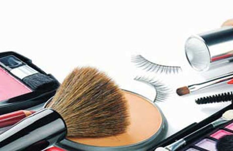 علت گرایش دختران جوان به آرایش چیست؟ علت گرایش دختران جوان به آرایش چیست؟