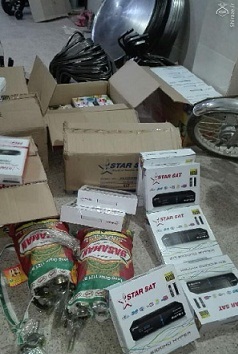 کشف و ضبط تعداد انبوهی گیرنده ماهواره از یک منزل شخصی + تصاویر کشف و ضبط تعداد انبوهی گیرنده ماهواره از یک منزل شخصی + تصاویر