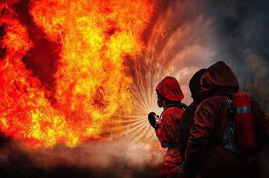 آتش سوزی در کارگاه رنگ آتش سوزی در کارگاه رنگ
