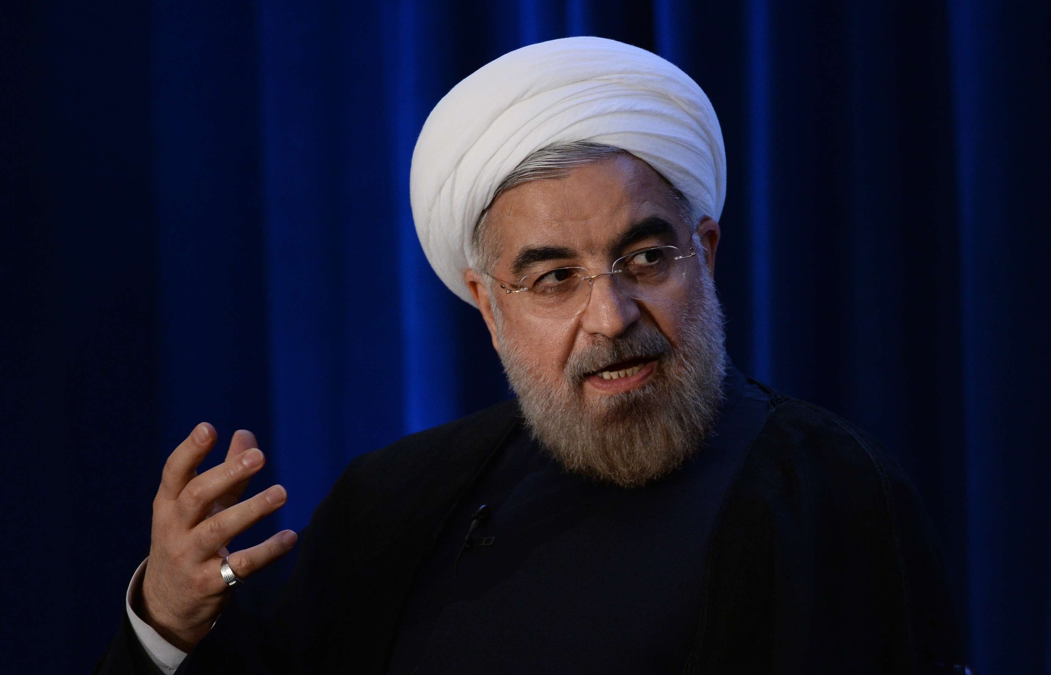 روحانی ضعف دولت را به گردن نظام نیندازد روحانی ضعف دولت را به گردن نظام نیندازد