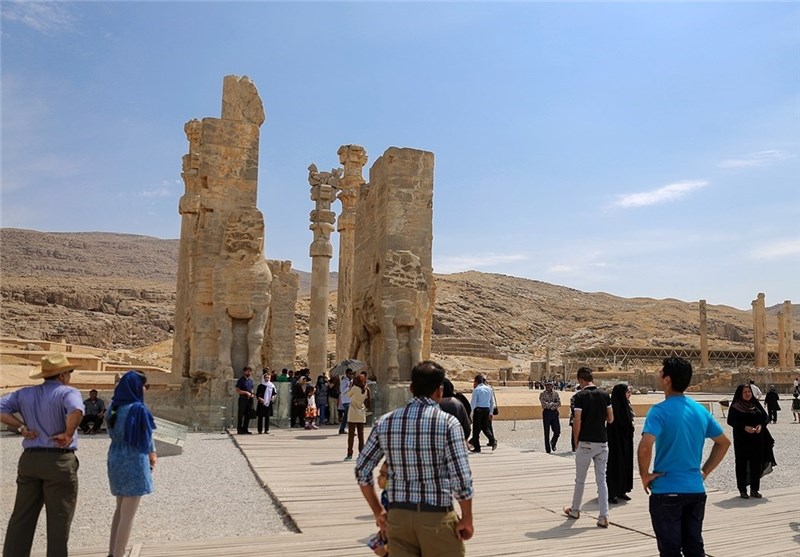 تل آجری تخت جمشید مسقف می شود