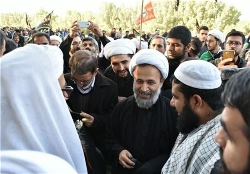 حضور معنادار اهل سنت در بزرگترین راهپیمایی جهان به سمت کربلای معلی + عکس