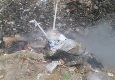 انباشت زباله در ۳۰ متری جاده اصلی اوز ـ خنج/ روستای مهلچه لارستان مکان دفع زباله ندارد انباشت زباله در ۳۰ متری جاده اصلی اوز ـ خنج/ روستای مهلچه لارستان مکان دفع زباله ندارد