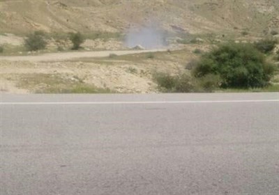 انباشت زباله در ۳۰ متری جاده اصلی اوز ـ خنج/ روستای مهلچه لارستان مکان دفع زباله ندارد انباشت زباله در ۳۰ متری جاده اصلی اوز ـ خنج/ روستای مهلچه لارستان مکان دفع زباله ندارد