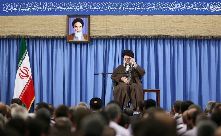 عکس/ سلام نظامی رهبری در دیدار امروز با فرماندهان ارتش