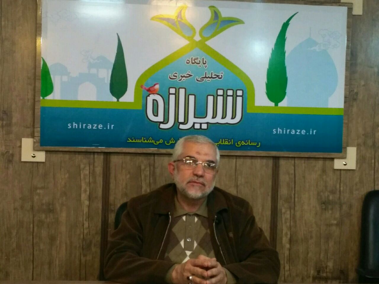 انقلاب اسلامی ایران از جنس انقلاب پیامبران است/ سرعت جریان انقلاب اسلامی تحلیل‌ آمریکایی‌ها را بهم می‌زد/ تشریح ماجرای برهم زدن گردهمایی ضد انقلاب در جلو کاخ سفید