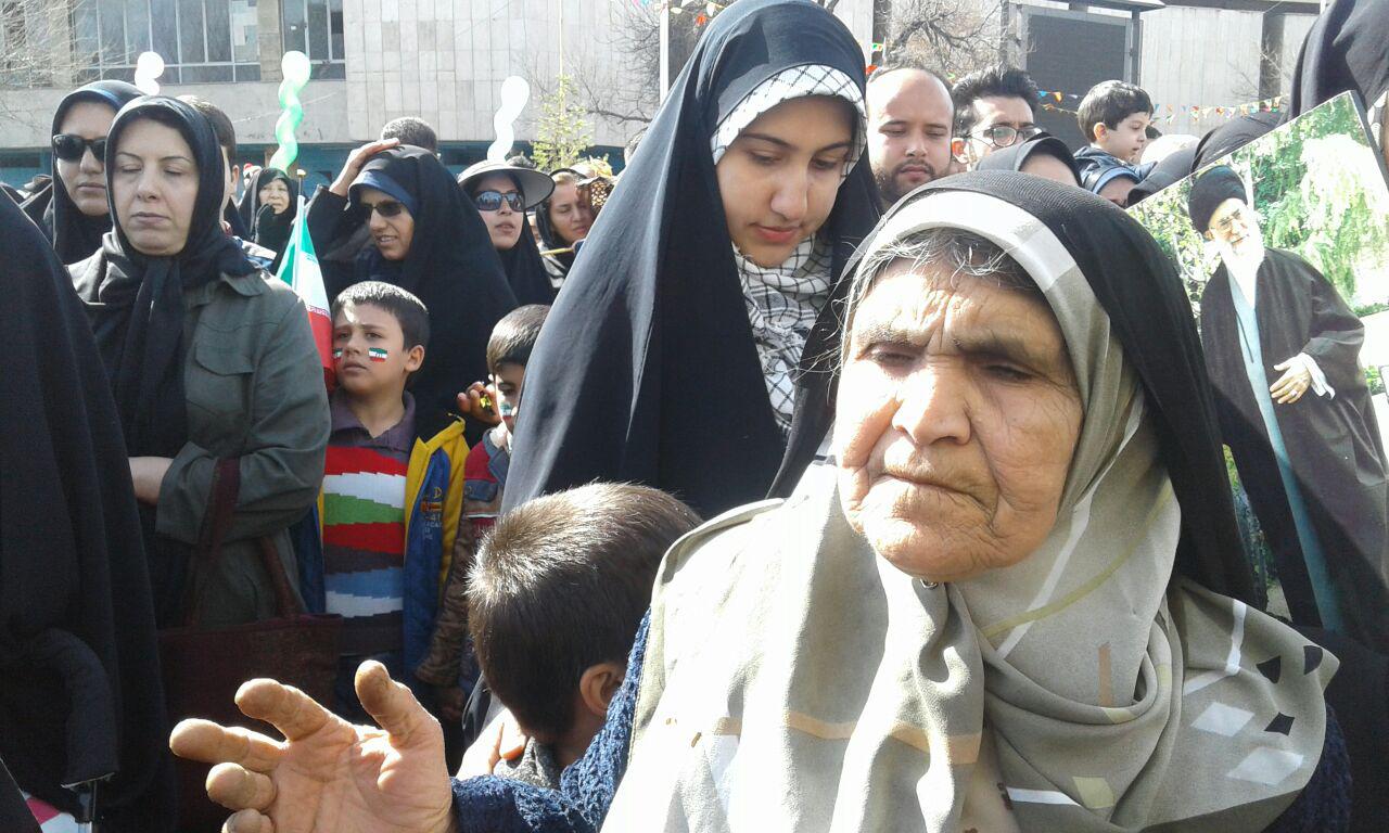 شرحی بر چهلمین حضور در جشن پیروزی انقلاب اسلامی/ مدیریت جهادی راه حل عبور از مشکلات شرحی بر چهلمین حضور در جشن پیروزی انقلاب اسلامی/ مدیریت جهادی راه حل عبور از مشکلات