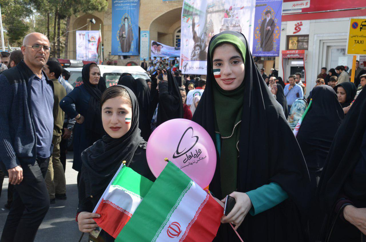شرحی بر چهلمین حضور در جشن پیروزی انقلاب اسلامی/ مدیریت جهادی راه حل عبور از مشکلات شرحی بر چهلمین حضور در جشن پیروزی انقلاب اسلامی/ مدیریت جهادی راه حل عبور از مشکلات
