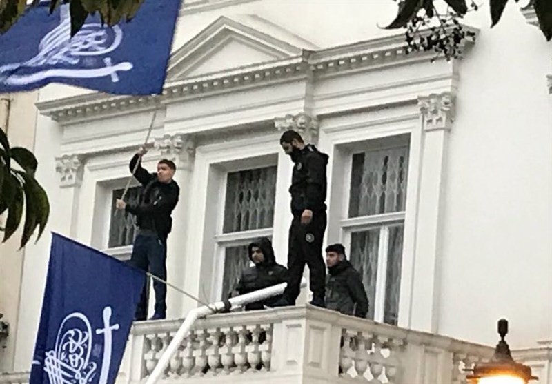 چه کسی سفیر ایران در انگلیس را تهدید به قتل کرد؟ +تصاویر چه کسی سفیر ایران در انگلیس را تهدید به قتل کرد؟ +تصاویر