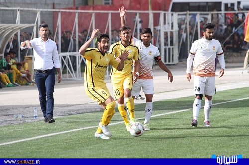 پیروزی زردها در دربی شیرازی های لیگ یک + تصاویر پیروزی زردها در دربی شیرازی های لیگ یک + تصاویر