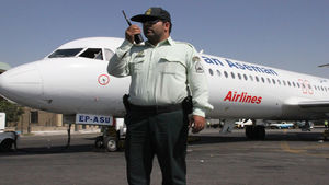 کشف دلارهای جاسازی شده در کت