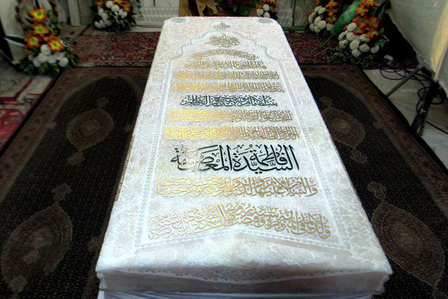 انتقال سنگ جدید مضجع حضرت معصومه(س) از شیراز به قم انتقال سنگ جدید مضجع حضرت معصومه(س) از شیراز به قم