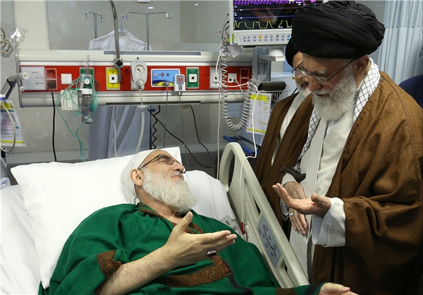 رهبر معظم انقلاب از آیت الله هاشمی شاهرودی عیادت کردند