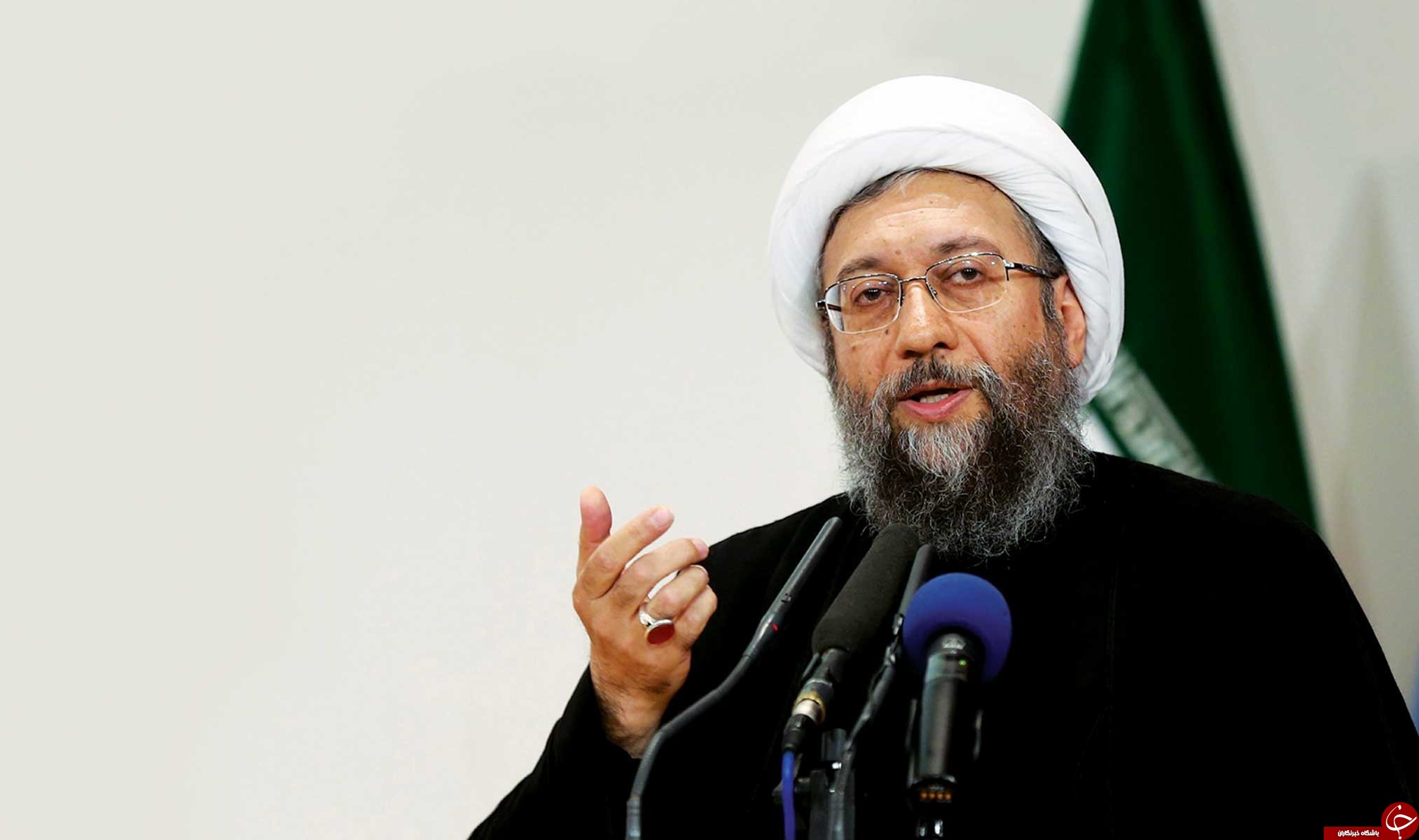مسئولان کشورمان به چه انگشترهایی علاقه دارند؟+ تصاویر مسئولان کشورمان به چه انگشترهایی علاقه دارند؟+ تصاویر