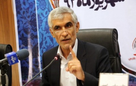 حامیان استاندار فارس؛ در تلاش برای تثبیت جایگاه افشانی حامیان استاندار فارس؛ در تلاش برای تثبیت جایگاه افشانی