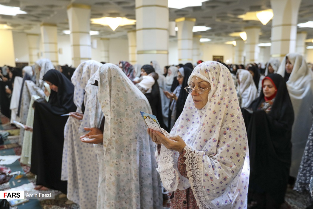 آیین نماز عید سعید فطر در شیراز؛ سومین حرم اهل بیت (ع) آیین نماز عید سعید فطر در شیراز؛ سومین حرم اهل بیت (ع)
