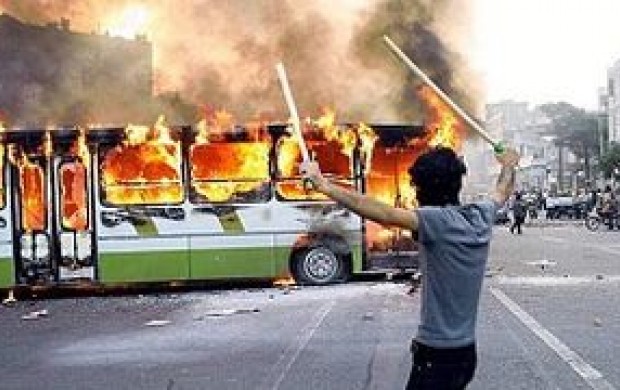 فتنهگران عزیز شدند و «حصر» بیفایده! فتنهگران عزیز شدند و «حصر» بیفایده!