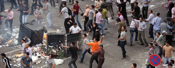 حصر پس از 20 ماه مدارا با سران فتنه و به درخواست رییس قوه قضاییه صورت گرفت/ رهبری در امور حصر دخالت نداشتند/ در دفتر موسوی جلساتی برای عبور از حکومت مبتنی بر ولایت فقیه برگزار می شد/ استخر و سونا رفتن سران فتنه بجاست حصر پس از 20 ماه مدارا با سران فتنه و به درخواست رییس قوه قضاییه صورت گرفت/ رهبری در امور حصر دخالت نداشتند/ در دفتر موسوی جلساتی برای عبور از حکومت مبتنی بر ولایت فقیه برگزار می شد/ استخر و سونا رفتن سران فتنه بجاست