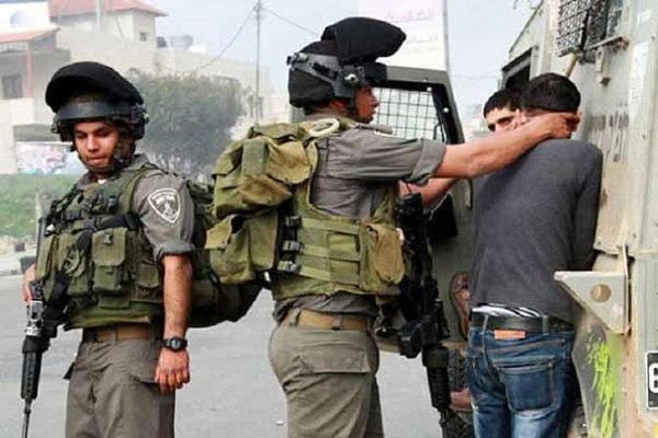 یورش صهیونیستها به کرانه باختری/۱۲ فلسطینی بازداشت شدند