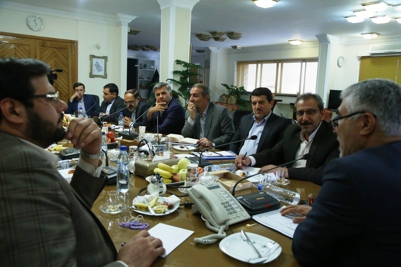 نشست استاندار فارس با نمایندگان استان در مجلس+ عکس/ تبادار: شايستگي، تخصص، قدرت پاسخگويي و اعتقاد به دولت ملاك عمل مدیران قرار خواهد گرفت