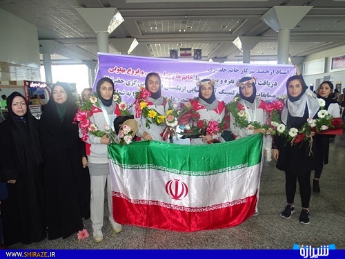 بازگشت بانوان مدال آور فارسی از مسابقات ازبکستان+عکس بازگشت بانوان مدال آور فارسی از مسابقات ازبکستان+عکس